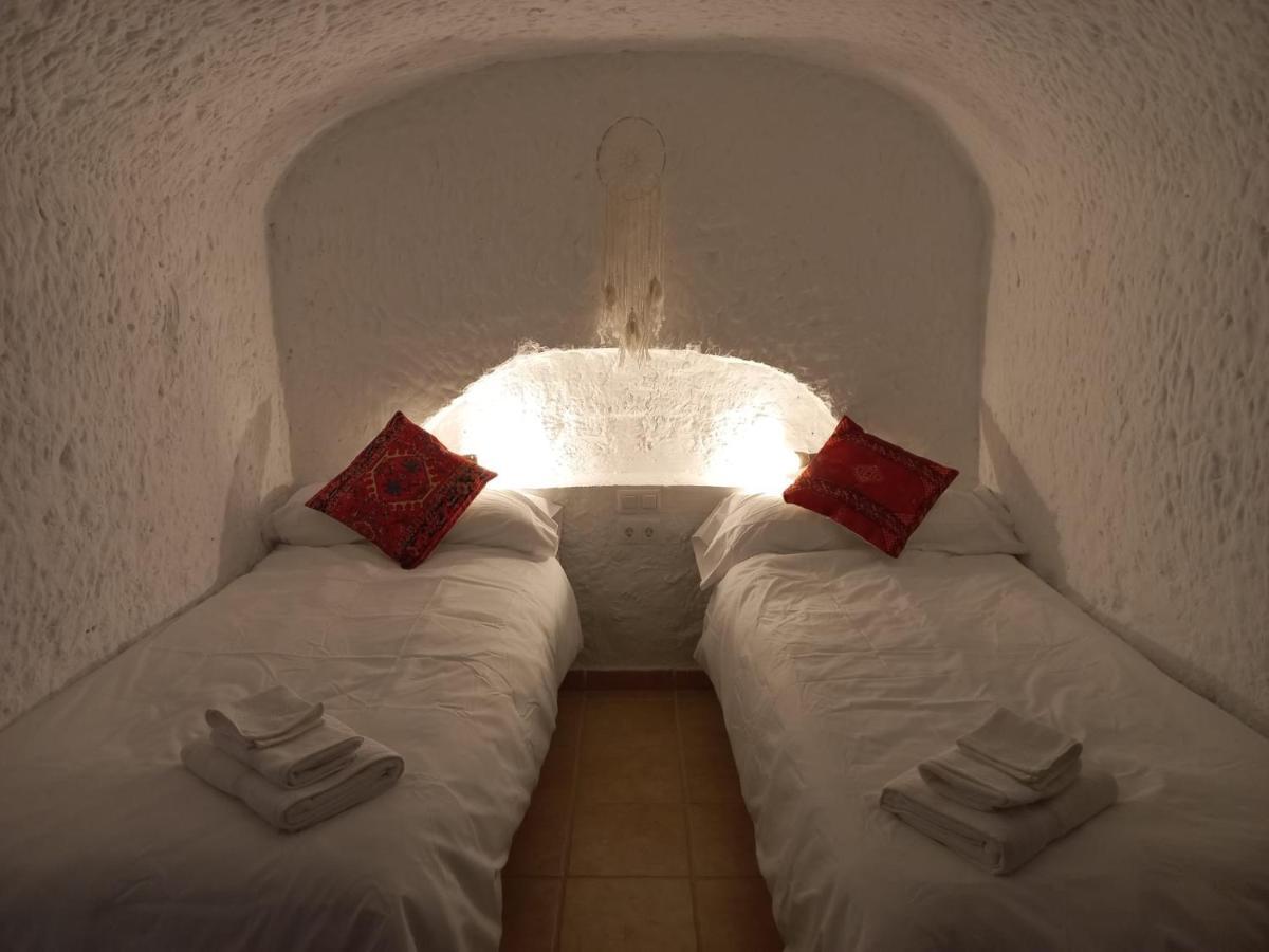 Cuevas Barrio Las Santas Huescar Exterior photo