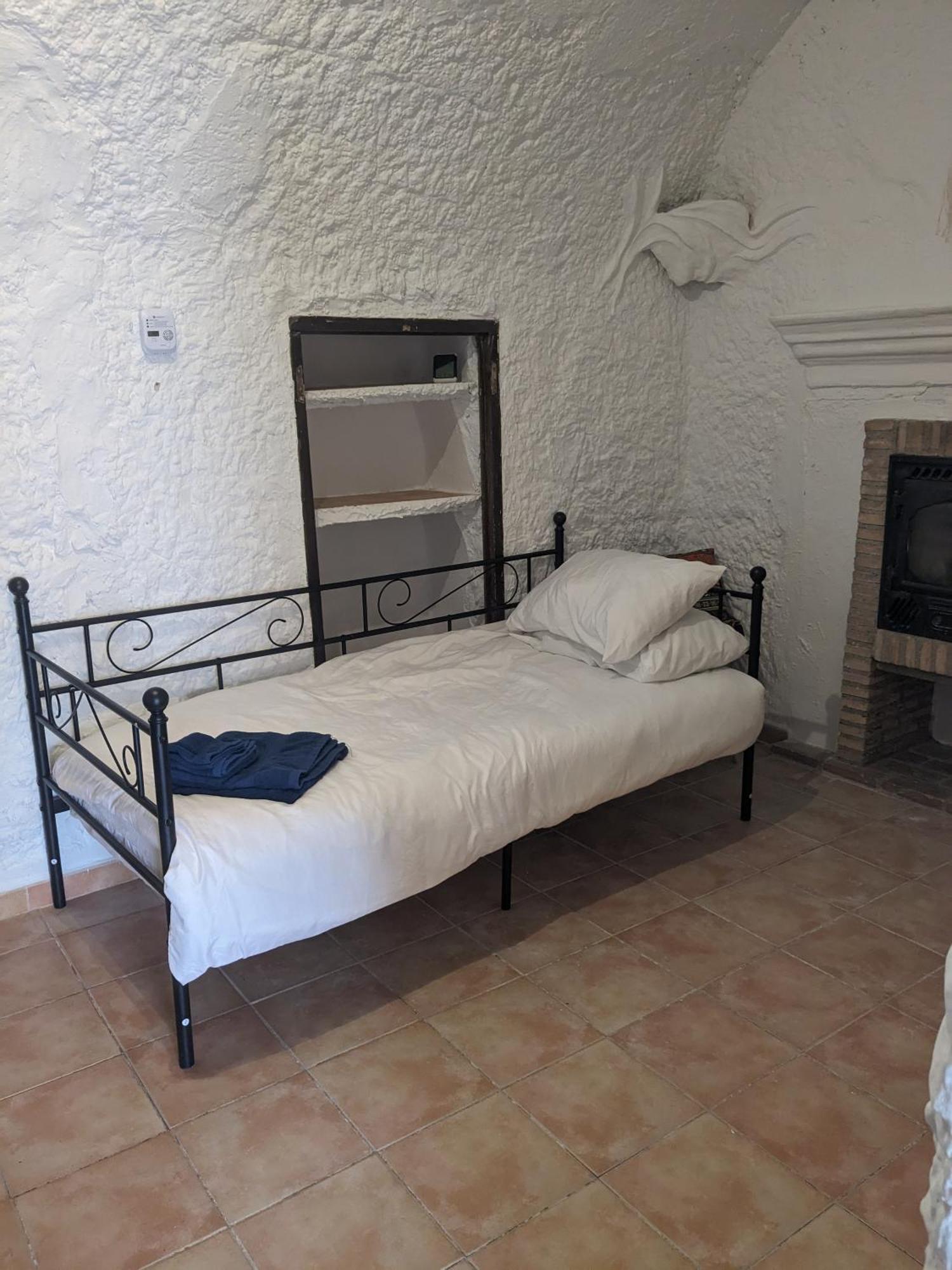 Cuevas Barrio Las Santas Huescar Exterior photo