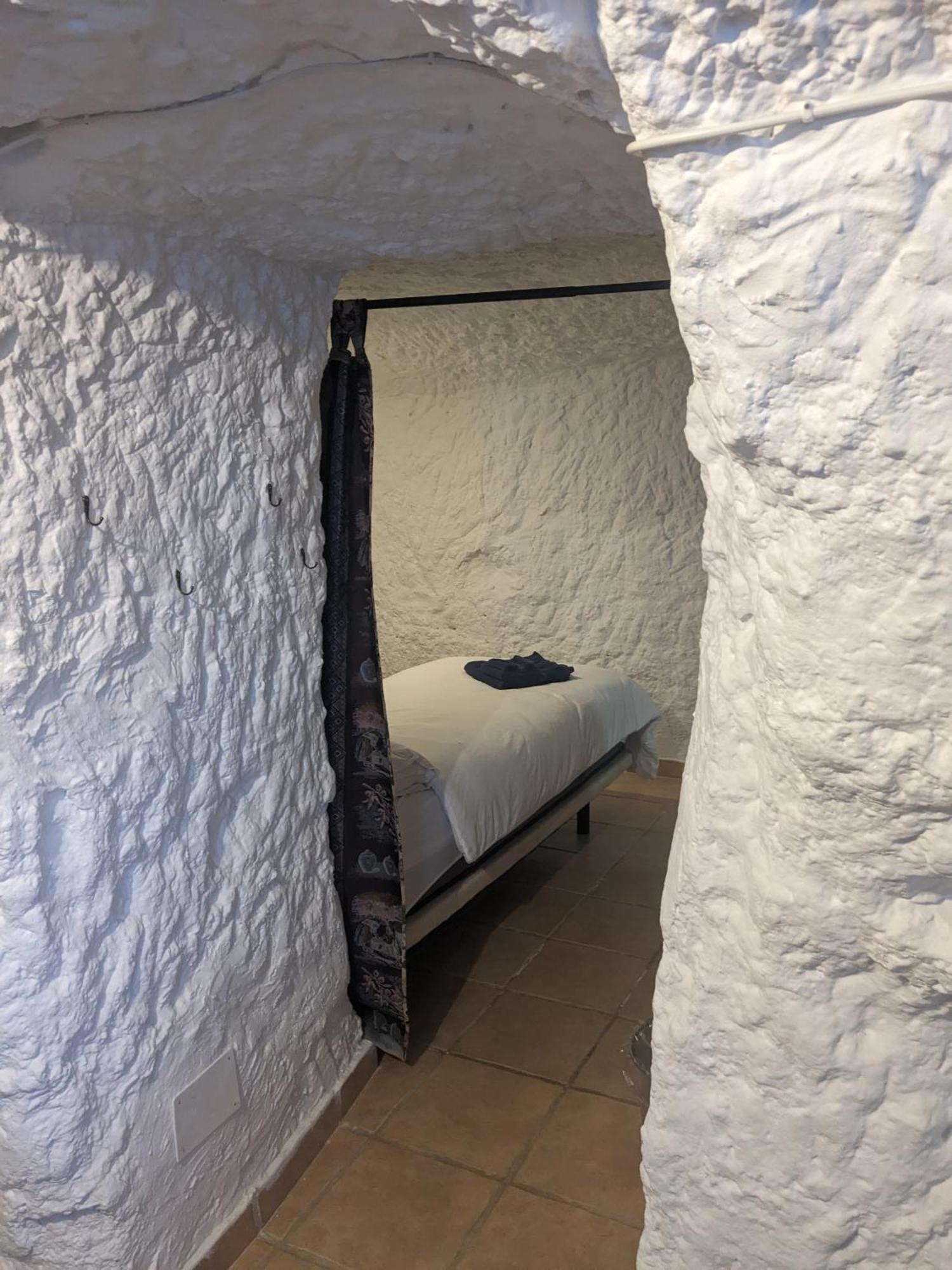 Cuevas Barrio Las Santas Huescar Exterior photo